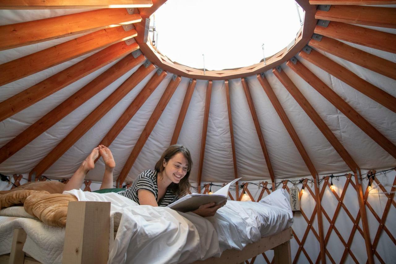 The Yurts At Margo'S Garden, Kiroro 호텔 아카이가와 외부 사진